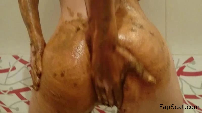 DirtyBetty - Sexy Körper ist ganz mit Scheiße bedeckt - Braune Ehefrau - Sklavenkot, verstopfte Toilette, Strumpfhosenkacken